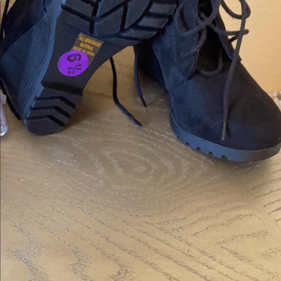 Booties - Picture 4 of 4